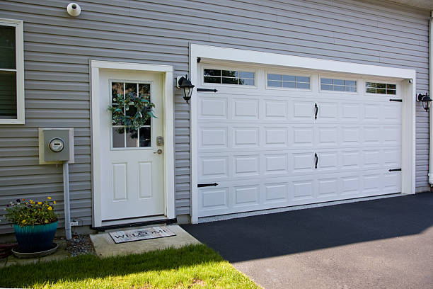 24/7 Emergency Garage Door Panel Replacement experts in Far Hills, NJ